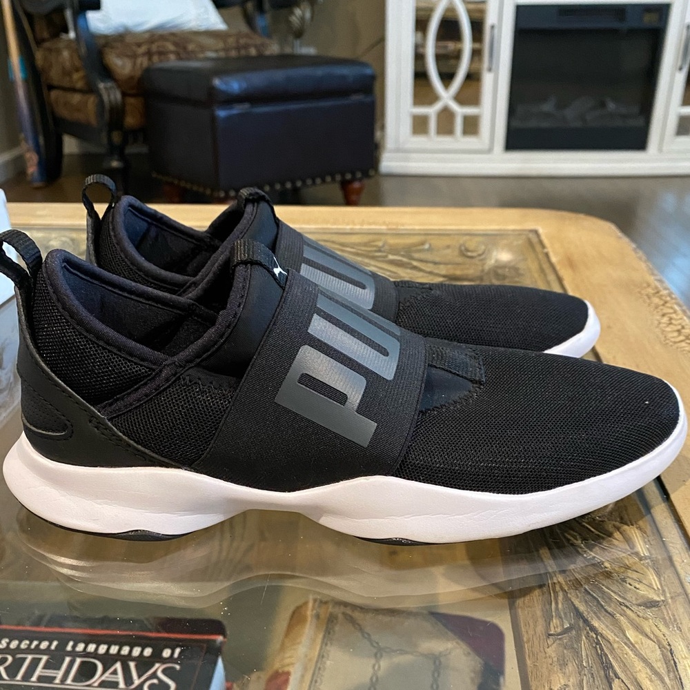 black puma superfoam sneakers Women’s size 7